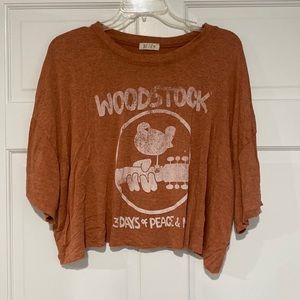 Cropped Woodstock Tee
